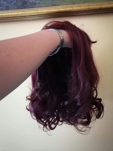 Perike i klipse: Poluprirodne perike
Za cene pitajte nisu sve iste
Od 3500 do 7500 — 4