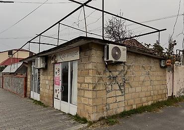 снять комнату в баку: Satılır : mərkəzi küçə kənarında yerləşən obyekt. Xüsusiyyətlər: - — 4