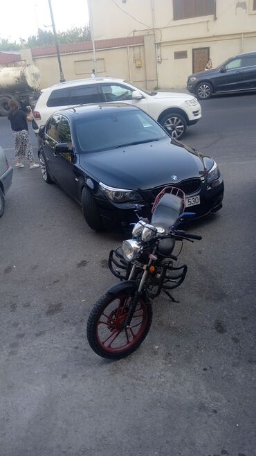 Motosikletlər: Şəhərdaxili və qısa məsafələr üçün praktik motosiklet. - Kuzov
