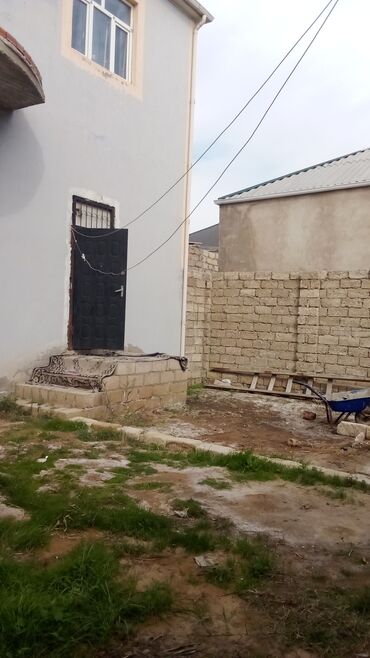 Otaqların uzunmüddətli kirayəsi: . barter var . maşınla evlə əlavə pul vermekle ev maşınla baxır — 4