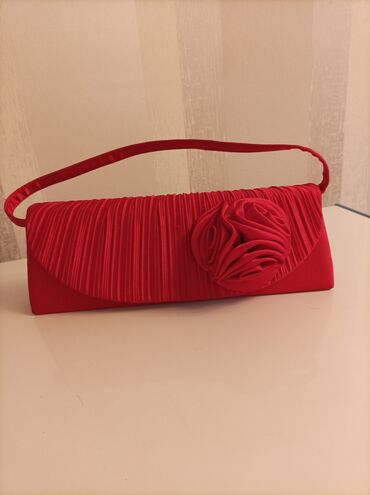 сумочка розовая: Очень красивая сумочка,атласная!