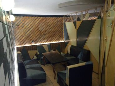 Restoran, kafelər: Ehmetlidə 34 cü polis bölməsini yanda 120 kv kafe İcarəyə verilir: tam — 11