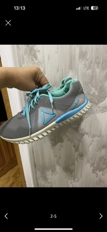 kişilər üçün qaçış krossovkaları: Idman ayaqqabısı – Reebok - Model: Reebok (yan hissədə üçbucaqlı