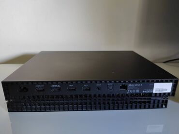 Xbox One: XBOX One X 1Tb Prodajem Xbox One X konzolu, polovna, vrlo malo — 7
