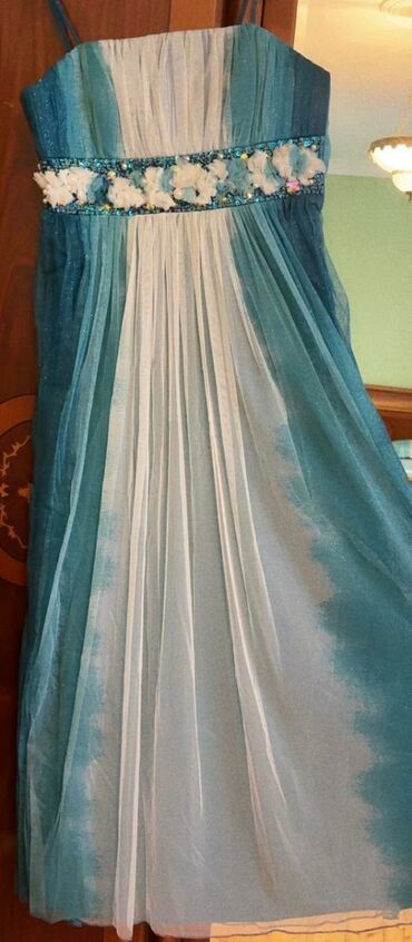 Ziyafət donları: Ziyafət geyimlərinin satışı her rengde var. Qiymetler ferqlidi. 15 azn — 19