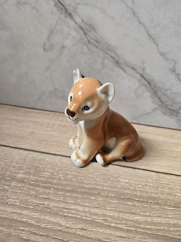 Статуэтки: Фарфоровые статуэтки времен СССР
есть сколы — 5