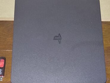 sony playstation 4 цена в бишкеке: Продаются сони PlayStation 4 Слим на 1 терабайт всё необходимые шнуры