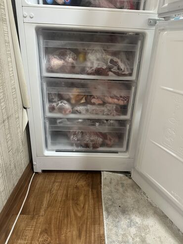 маленькие холодильники бу: Холодильник Indesit, Б/у, Двухкамерный, 60 * 200 * 60