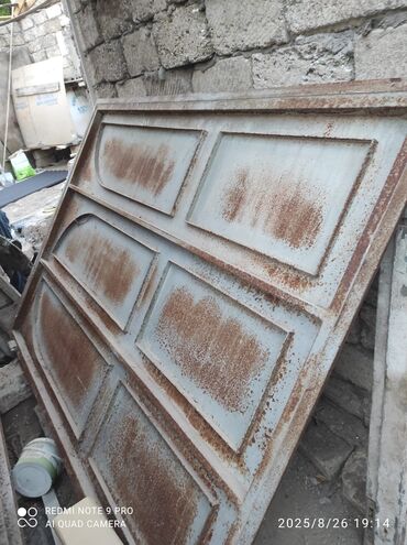 Bunker qapıları: Metaldan hazırlanmış qapı yarpaqları və panel dəstləri - Material
