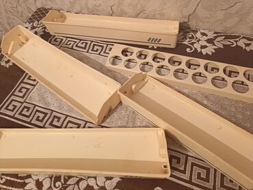 Ovçuluq və balıqçılıq: Soyuducunun qapısında yerləşən polkalarla və yumurtası yumurtası QABI — 3