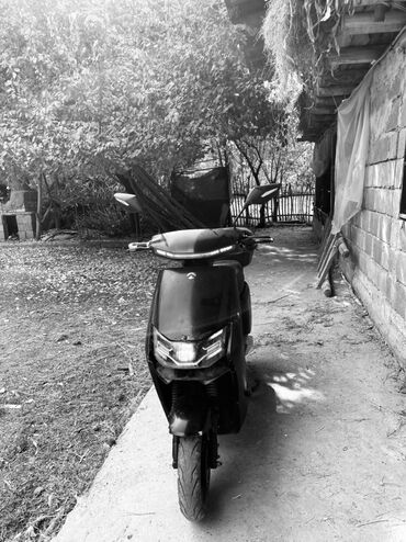 электро сктер: Электроскутер (черный) - Компактный городской электроскутер с