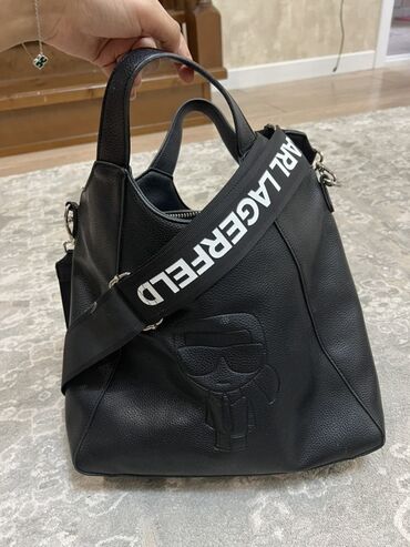 Аксессуарлар: Классикалык сумка, Материалы: Нукура булгаары, Куру жөнгө салынат, Аялдарга