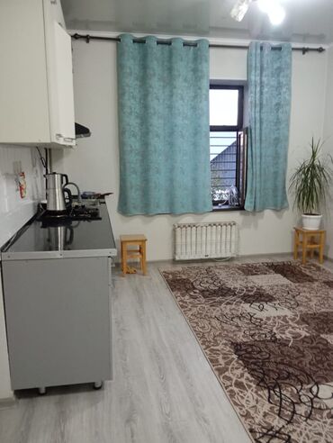 сдаю квартиру в частном доме: 2 комнаты, 34 м², Индивидуалка, 2 этаж, Евроремонт