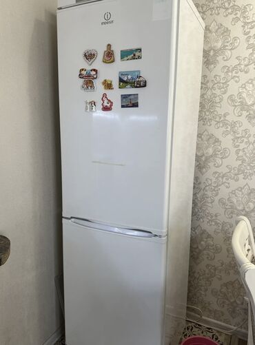 Холодильники: Холодильник Indesit, Б/у, Двухкамерный, No frost, 60 * 2 *