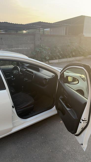 byd song plus dm: Toyota Prius C: 2019 г., 1.5 л, Вариатор, Гибрид, Хэтчбэк — 7