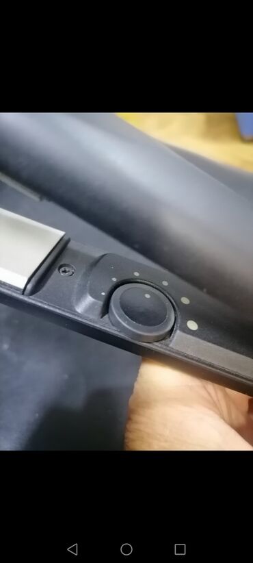 Ostali aparati za ličnu negu: Pegla za kosu Remington 58 w ispravna dobra 
 Mirjevo — 9