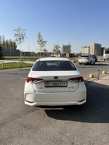 lexus rx400h: Toyota Corolla: 2020 г., 1.8 л, Вариатор, Гибрид, Седан — 4