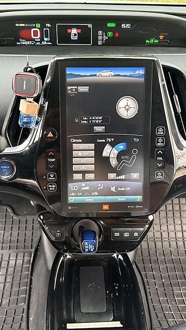 1 5 мотор: Toyota Prius: 2017 г., 1.8 л, Автомат, Гибрид, Лифтбек — 10