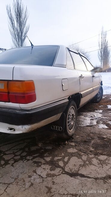 Audi 100: 1988 г., 1.8 л, Механика, Бензин, Седан