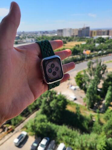 apple watch 44 mm: Почти новые часы apple watch se oчень хорошо работают