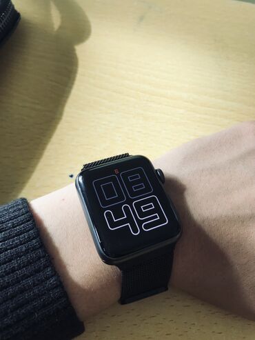 Наручные часы: Apple Watch 3 42 мм Состояние хорошее для своих лет, есть царапинки на