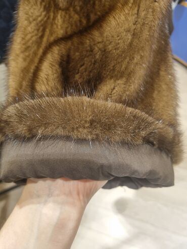 Kürklər: Pocti teze şubadi 2-3 defe geyinilib. Kristina magazasinnan alinib — 8