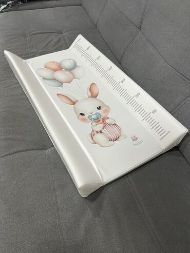 столы для зала: Пеленальная доска BUBO BABY. Имеет бортики для безопасности и линейку