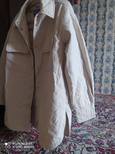 женские деми куртки: Куртка рубашка размер XS оверсайс. очень красиво сидит.1500