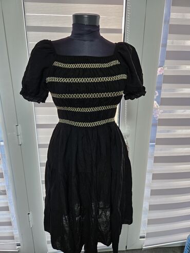 reserved haljine rs: 0101 Brand L (EU 40), bоја - Crna, Kratkih rukava