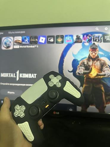 джойстик ps4 бишкек: PlayStation 5 с комплектом игр и двумя беспроводными геймпадами — 1