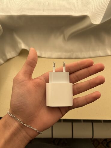 Adapterlər: Adapter Apple, 20 Vt, İşlənmiş