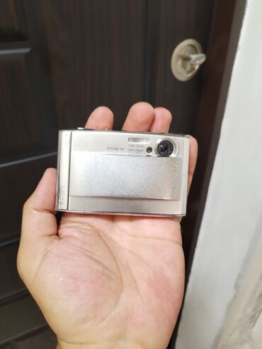 Fotokameralar: Sony Cyber-shot DSC-T5 reqemsal fotoaparat biraz dumanli cekir zoom