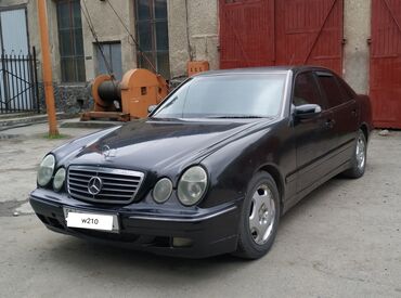210 милениюм: Mercedes-Benz E 200: 2000 г., 2.2 л, Механика, Дизель, Седан