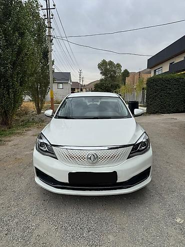 Dongfeng: Dongfeng : 2022 г., Электромобиль, Седан — 2
