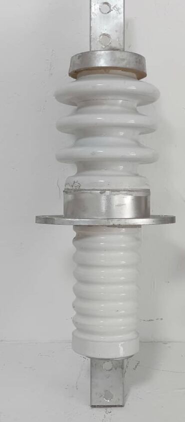 Другие электротовары: Продается, Траверсы 10/0,4 кВ. РЛНД -10, Опорно проходные изоляторы — 8