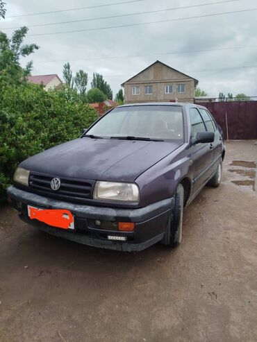 срочно срочно продам машину: Volkswagen Vento: 1995 г., 1.8 л, Механика, Бензин, Седан