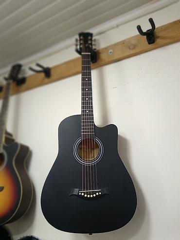 Akkustik gitara
