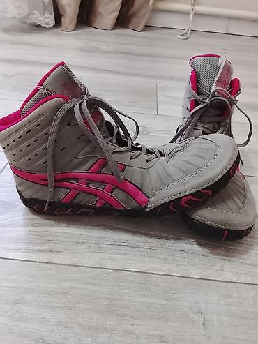 кошельки бишкек: Мужские кроссовки, 41, Asics, Б/у, цвет - Серый — 4