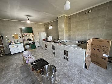 рухий мурас 1: Продается дом в селе Ленинском . 250 кВ м . Дом больше подходит под — 10