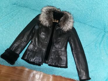 стеганая кожаная куртка женская: Кожаная куртка, S (EU 36), M (EU 38)
