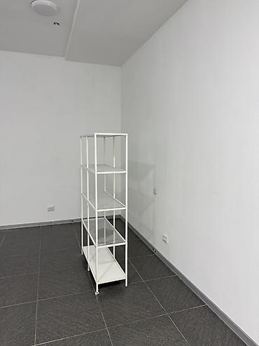 Коммерциялык кыймылсыз мүлктү ижарага берүү: Сдаю помещение отлично подойдёт под салон красоты под магазина одежды — 4