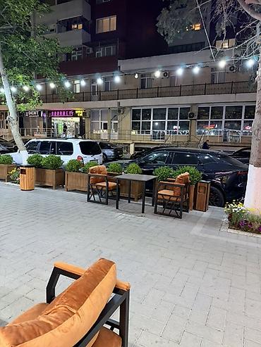 qara qaraev: Hazir Ailevi Restoran Biznesi satılır 65 mn Ayliq icarısi 3 mn mıkan — 7