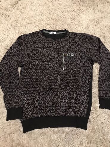 свитер: Женский свитер M, цвет - Черный