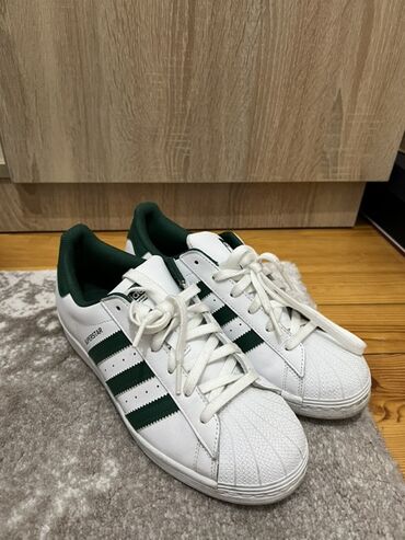 Krossovka ve ketlər: Adidas, Ölçü: 39, rəng - Ağ, İşlənmiş