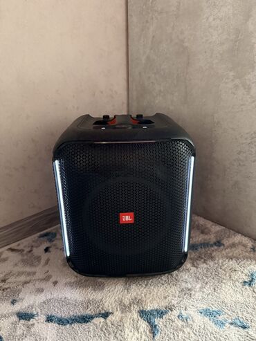 adam: Продаю колонку JBL в хорошем состоянии играет мощно в комплекте