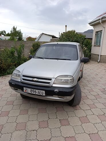 шины на ниву 2121: ВАЗ (ЛАДА) 4x4 Нива: 2004 г., 1.7 л, Механика, Бензин, Внедорожник