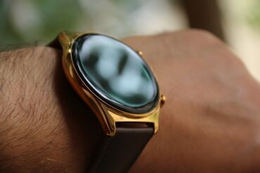 Toy paltarları və aksesuarları: İşlənmiş, Smart saat, Honor, Sensor ekran, rəng - Qızılı