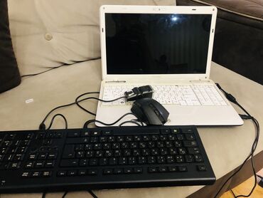 Noutbuk və netbuklar: İşlənmiş Toshiba, 15.6 ", Intel Core i3, 1 TB, Pulsuz çatdırılma