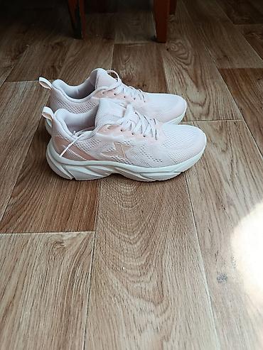 Кроссовки Xtep женские - Размер: EUR 37 (UK 4, USA 6.5, стелька CN