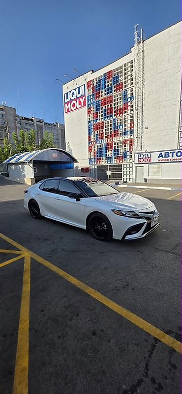 спада багажник: Toyota Camry: 2022 г., 2.5 л, Автомат, Гибрид, Седан — 8